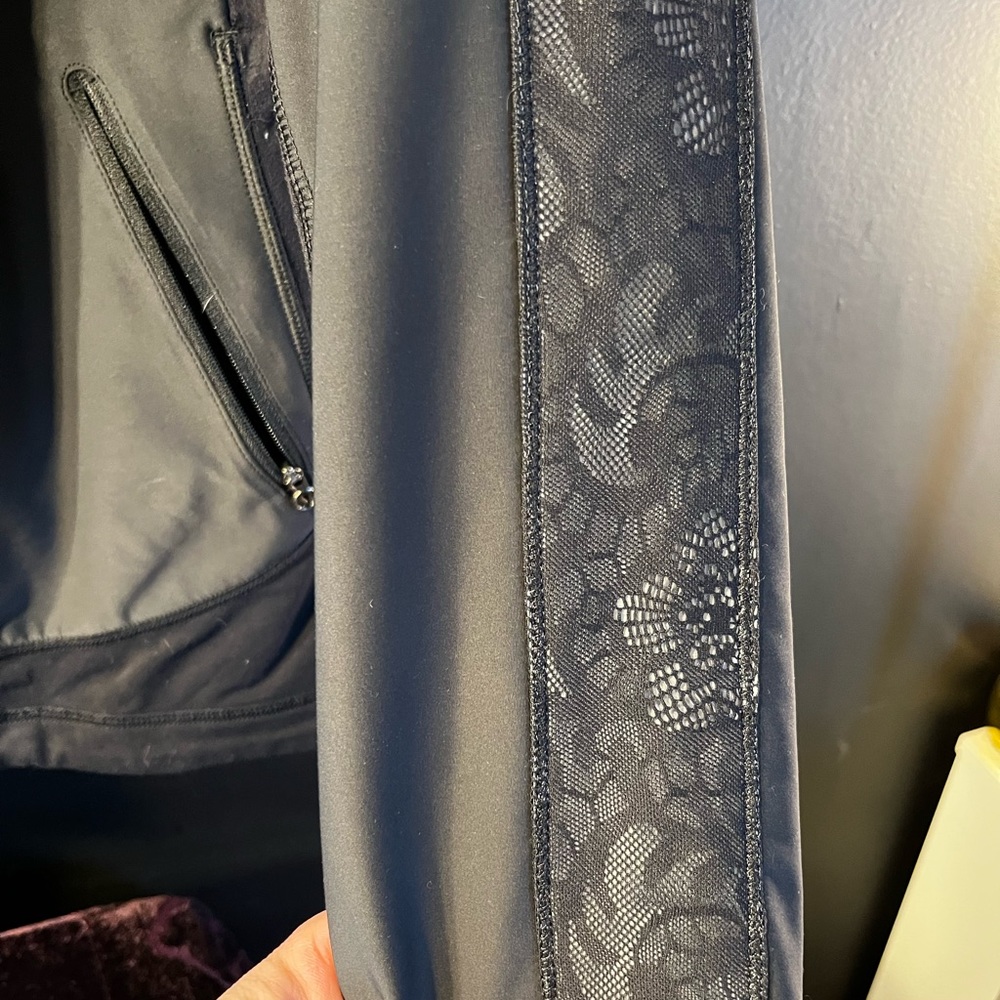 Lululemon Reflective Running Jacket - image 6